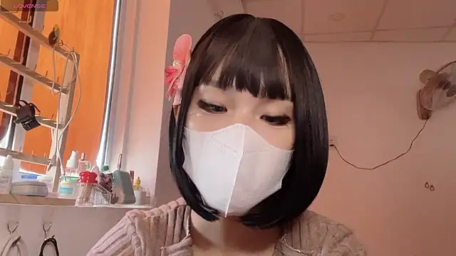 Snapshot of Tieu-May chatting on 02-12-26, 06:41 Tieu-May online show from 02-12-26, 06:41