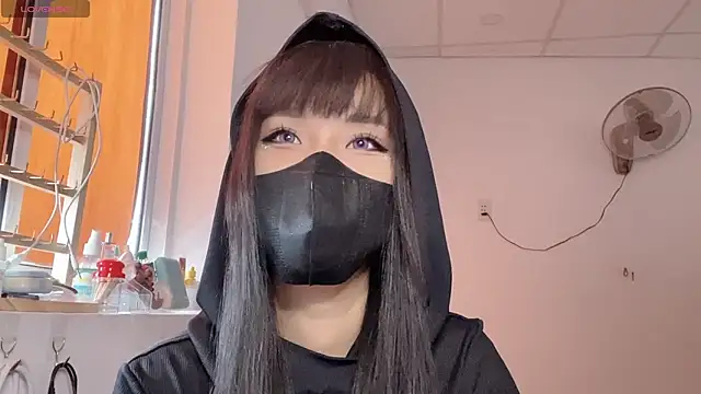 Snapshot of Tieu-May chatting on 02-14-26, 05:15 Tieu-May online show from 02-14-26, 05:15