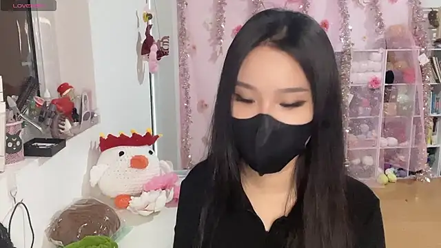 Snapshot of Tieu-May chatting on 03-12-26, 05:35 Tieu-May online show from 03-12-26, 05:35