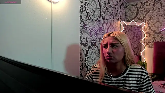 Snapshot of IRINA_TAY1 chatting on 03-22-26, 03:43 IRINA TAY1 online show from 03-22-26, 03:43