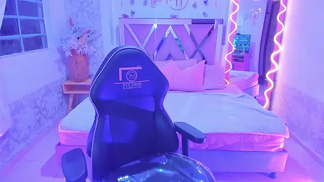 Snapshot of IRINA_TAY1 chatting on 03-24-26, 04:06 IRINA TAY1 online show from 03-24-26, 04:06