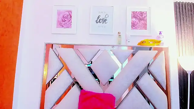 Snapshot of SalomeWilson chatting on 03-28-26, 08:19 SalomeWilson online show from 03-28-26, 08:19