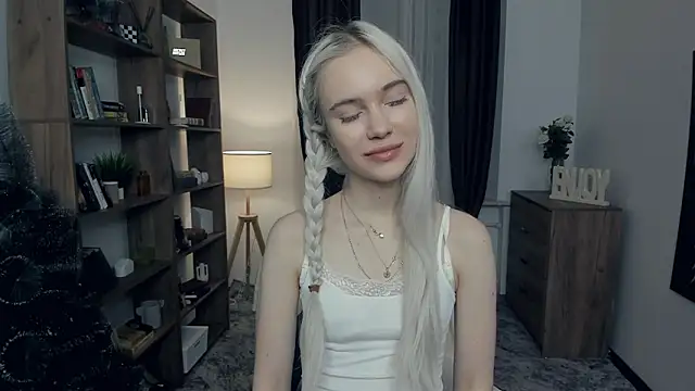 KristalCrowner online show from 02-01-26, 07:34