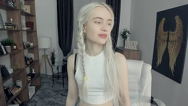 KristalCrowner online show from 03-01-26, 07:38