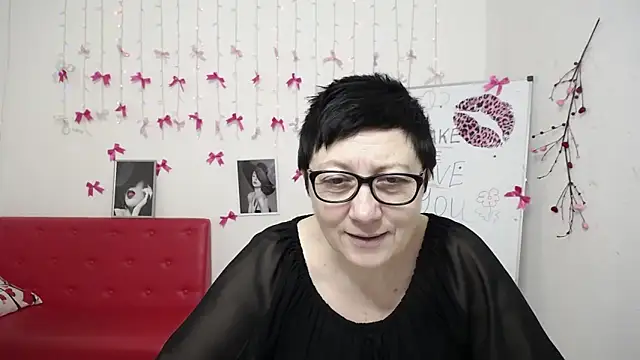 EmilyL0ve online show from 02-22-26, 06:13