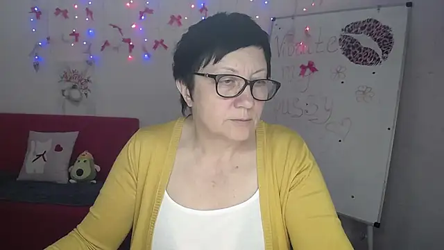 EmilyL0ve online show from 05-02-26, 05:29