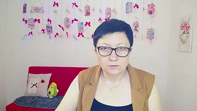 EmilyL0ve online show from 05-08-26, 05:13