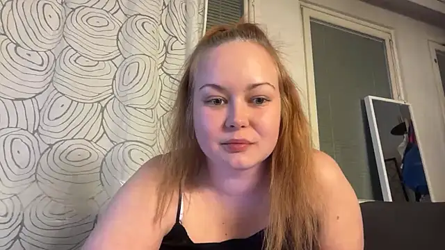 Snapshot of sweet-iina chatting on 02-18-26, 09:33 sweet-iina online show from 02-18-26, 09:33