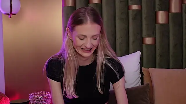 Snapshot of AmeliaAngel chatting on 11-23-25, 06:24 AmeliaAngel online show from 11-23-25, 06:24