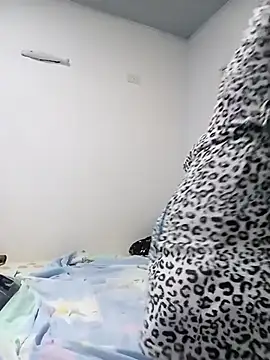 Snapshot of IIv0ryN0IIReX-XX chatting on 02-14-26, 10:39 IIv0ryN0IIReX-XX online show from 02-14-26, 10:39