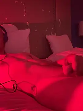 Snapshot of cloudyplay661 chatting on 03-19-26, 11:53 cloudyplay661 online show from 03-19-26, 11:53