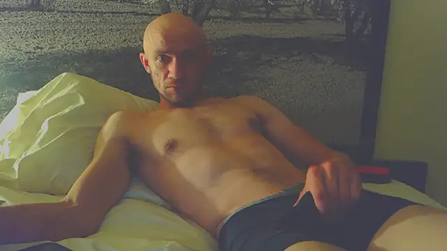 Snapshot of cloudyplay661 chatting on 04-12-26, 06:51 cloudyplay661 online show from 04-12-26, 06:51