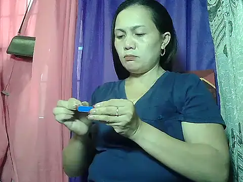 Snapshot of prettymomma24xx chatting on 06-04-26, 02:39 prettymomma24xx online show from 06-04-26, 02:39