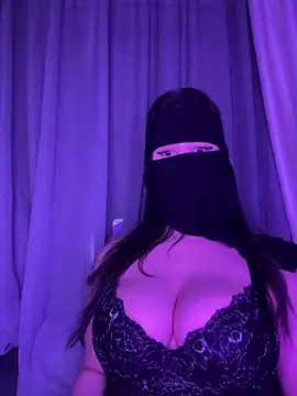 Snapshot of Layano chatting on 02-24-26, 07:17 Layano online show from 02-24-26, 07:17