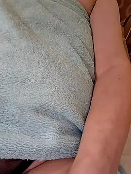 Snapshot of SweetTastes chatting on 03-19-26, 04:22 SweetTastes online show from 03-19-26, 04:22