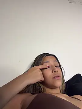 vicky bass  online show from 03-06-26, 05:37