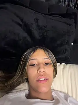 Snapshot of vicky_bass_ chatting on 04-05-26, 02:09 vicky bass online show from 04-05-26, 02:09