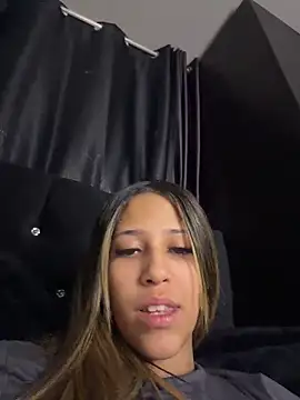 Snapshot of vicky_bass_ chatting on 04-11-26, 02:38 vicky bass online show from 04-11-26, 02:38