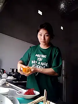 Snapshot of Asami_6868 chatting on 02-20-26, 08:49 Asami 6868 online show from 02-20-26, 08:49