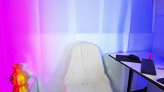 Sue blue online show from 03-06-26, 12:51