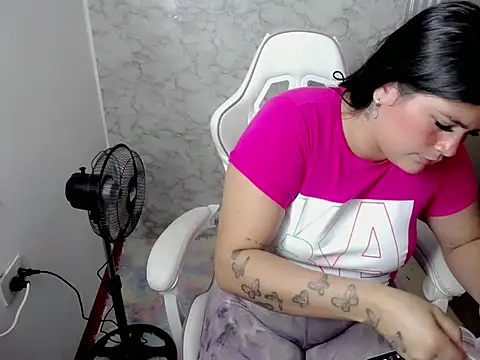 Scarleta01 online show from 02-05-26, 02:11