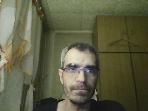 Snapshot of Gattuzoman85 chatting on 04-16-26, 09:39 Gattuzoman85 online show from 04-16-26, 09:39
