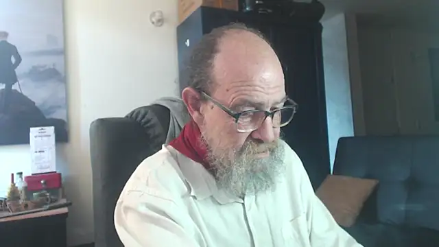 Snapshot of Uncle_Hottie chatting on 07-07-26, 03:27 Uncle Hottie online show from 07-07-26, 03:27