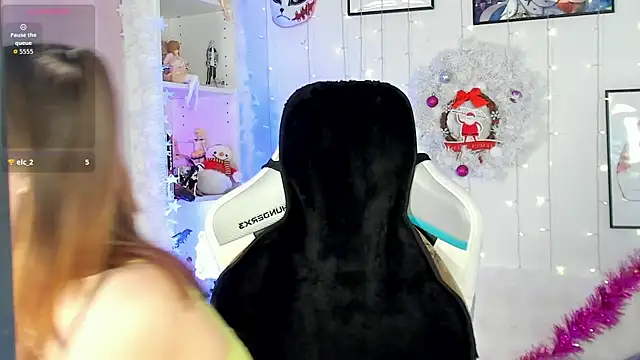 Layla Bloom online show from 01-10-26, 05:37