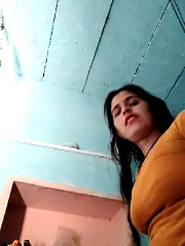 Snapshot of Bhavna8080 chatting on 06-15-26, 11:01 Bhavna8080 online show from 06-15-26, 11:01