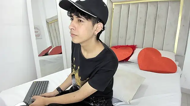 julian xx online show from 02-10-26, 08:02