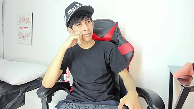 julian xx online show from 05-11-26, 06:38