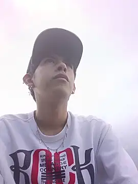julian xx online show from 06-19-26, 10:24