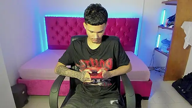 Liam hard04 online show from 02-09-26, 12:31