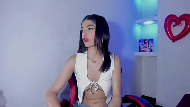 honeyluxe  online show from 05-13-26, 04:10