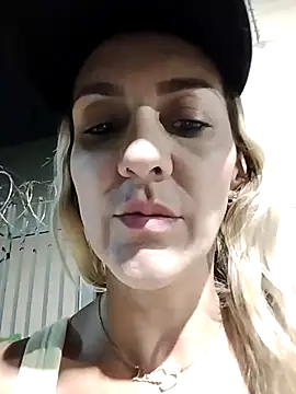 Snapshot of Monita_Med chatting on 03-26-26, 01:11 Monita Med online show from 03-26-26, 01:11