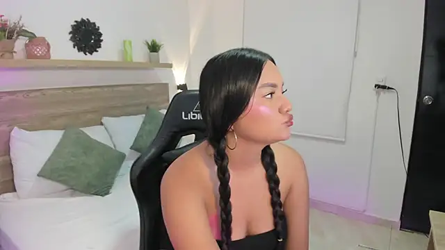 mara08  online show from 02-04-26, 03:34