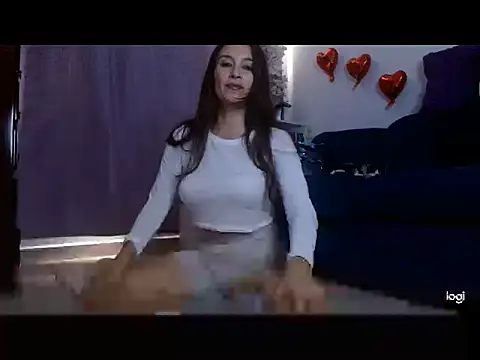 Snapshot of Almaglow_ chatting on 02-17-26, 07:53 Almaglow online show from 02-17-26, 07:53