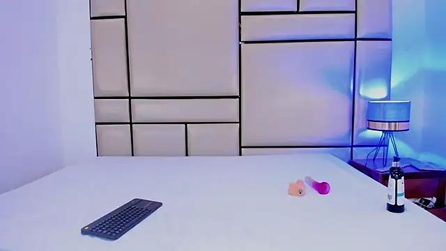 alejandra loppez online show from 02-21-26, 07:48