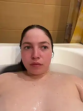 Snapshot of AlexaYvonne chatting on 03-23-26, 08:29 AlexaYvonne online show from 03-23-26, 08:29