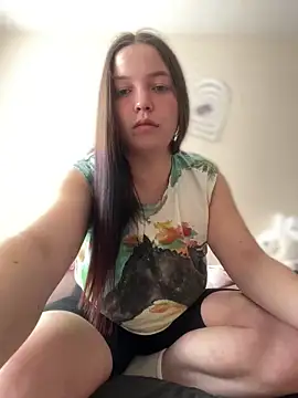 Snapshot of AlexaYvonne chatting on 03-25-26, 03:23 AlexaYvonne online show from 03-25-26, 03:23