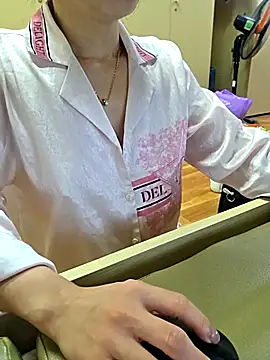 Snapshot of moon_baby99 chatting on 03-08-26, 03:32 moon baby99 online show from 03-08-26, 03:32