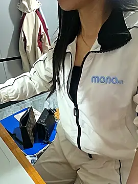 Snapshot of moon_baby99 chatting on 03-18-26, 03:48 moon baby99 online show from 03-18-26, 03:48