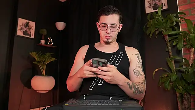 Leo Valmore online show from 02-03-26, 12:42