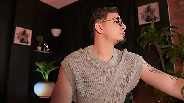 Leo Valmore online show from 02-06-26, 12:48