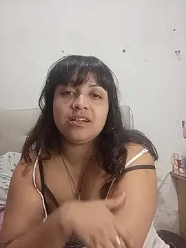 Snapshot of dulce_marrr chatting on 04-19-26, 12:33 dulce marrr online show from 04-19-26, 12:33