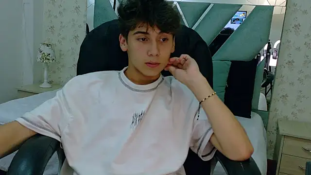 Liam Noxx online show from 02-11-26, 09:20