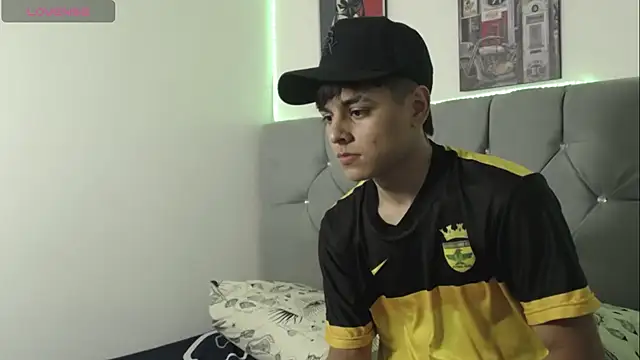 Loganjhonson19 online show from 01-18-26, 03:21