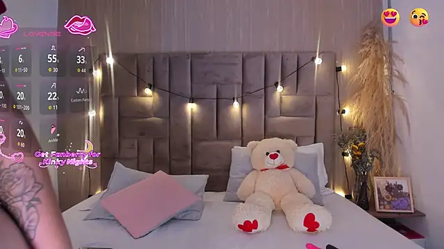 Snapshot of MiiaGreys chatting on 03-05-26, 07:54 MiiaGreys online show from 03-05-26, 07:54