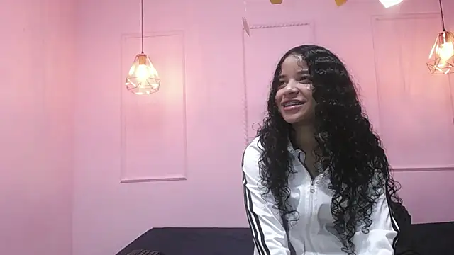 Snapshot of sofia1sweet chatting on 03-27-26, 01:55 sofia1sweet online show from 03-27-26, 01:55