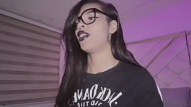 mia gatesvg online show from 02-11-26, 03:00